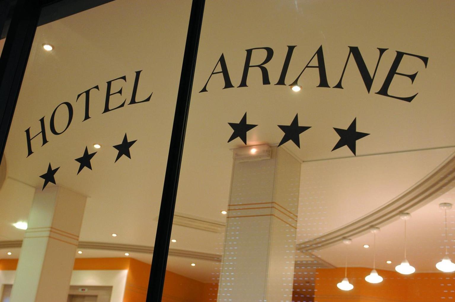 Hotel Ariane Lurdy Exteriér fotografie